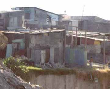 homesonriver2.jpg (17585 bytes)