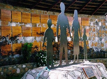 mozotemem.jpg (46825 bytes)