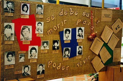 wall2.jpg (47500 bytes)