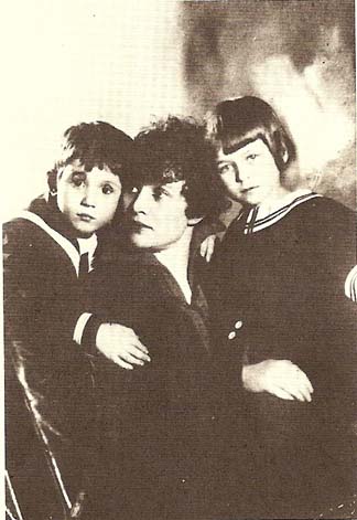 Zinaida Raikh & Tania & Kostia