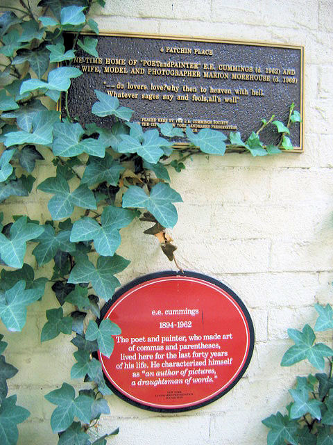 Cummings plaques at 4 Patchin Place